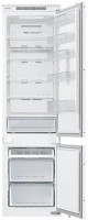 Купити вбудований холодильник Samsung BRB30602FWW  за ціною від 28540 грн.