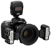 Купити фотоспалах Nikon Kit R1C1  за ціною від 35000 грн.